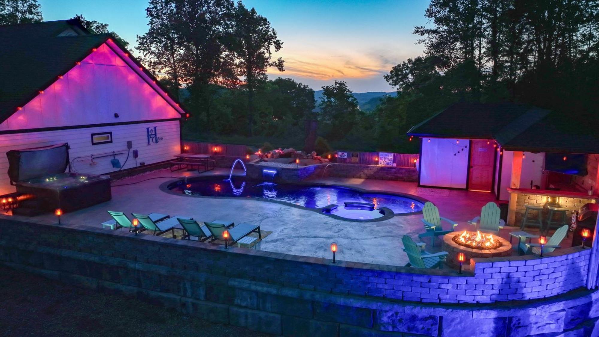 Villa H2Oasis Incredible Pool Retreat With Mountains Views! Sevierville Esterno foto