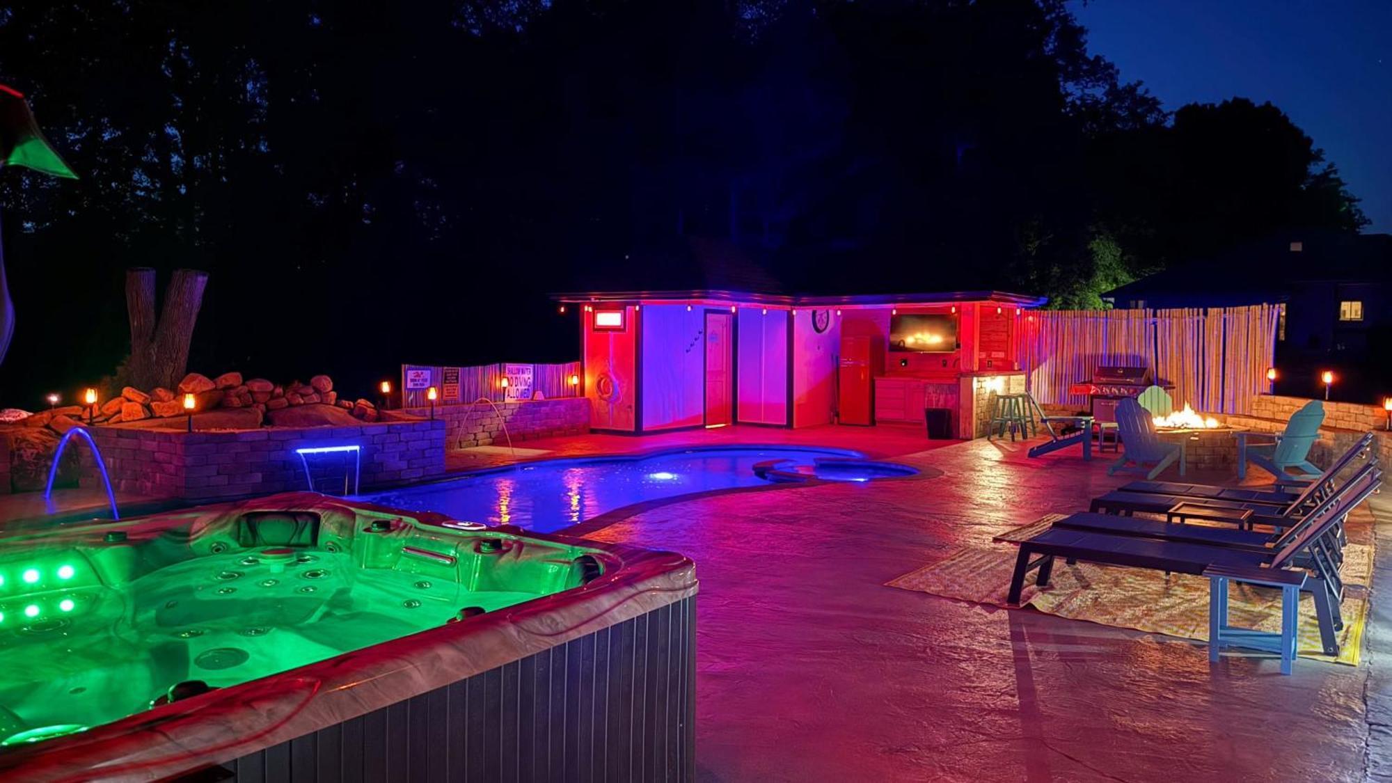 Villa H2Oasis Incredible Pool Retreat With Mountains Views! Sevierville Esterno foto